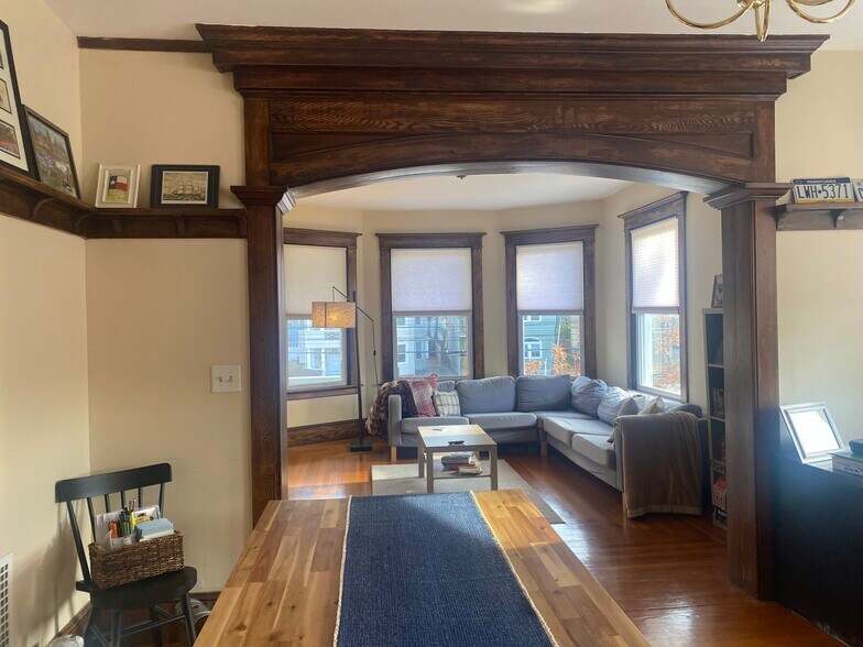 Living Room - 616 Whalley Ave