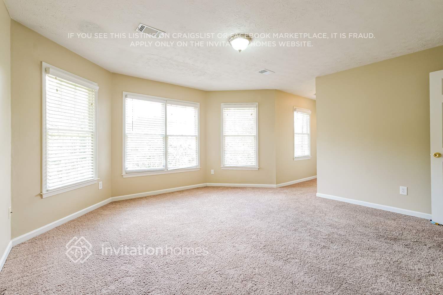 Building Photo - 4896 High Forest Dr