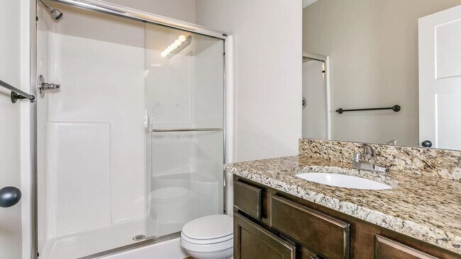 Master Bathroom - 902 W Onewood Pl