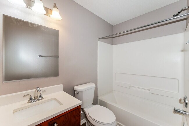 Building Photo - 708 Adagio Dr