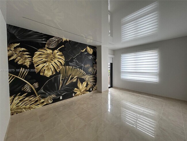 Building Photo - 251 Crandon Blvd