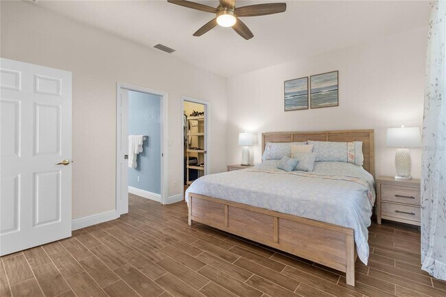 Building Photo - 1937 Scarlett Ave