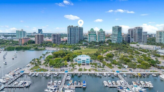 Building Photo - 2821 S Bayshore Dr