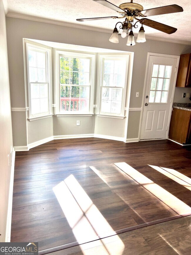 Building Photo - 3990 Rocmar Dr