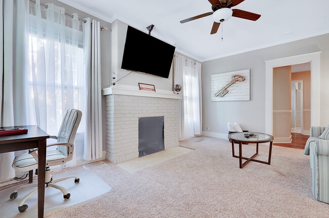 Primary Photo - Bellaire Residence