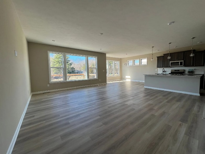 Building Photo - 15926 Long Meadow Way