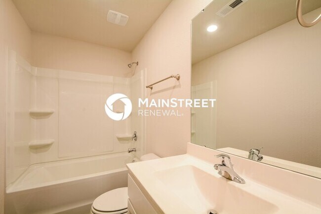 Building Photo - 4 Bedroom Pet-Friendly Home in Zebulon, NC with Main Street Renewal