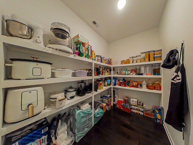 Building Photo - 5 Bedroom Home in Columbia County!