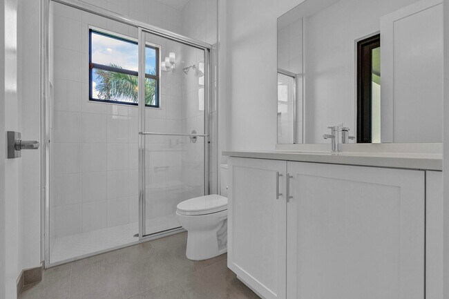 Building Photo - 9523 Riverside Pk Dr
