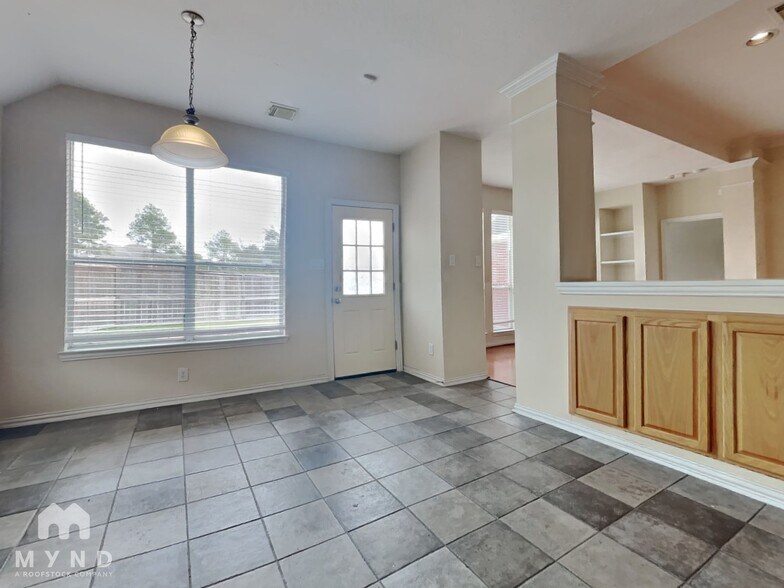 Building Photo - 3009 Fallbrook Ct