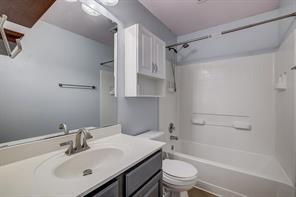 Building Photo - 204 Kerley Dr