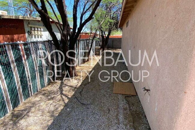 Building Photo - Stunning 2-bedrooms, 1-bath home in Tucson!