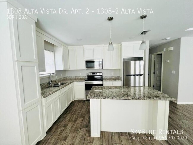 Building Photo - 1308 Alta Vista Dr