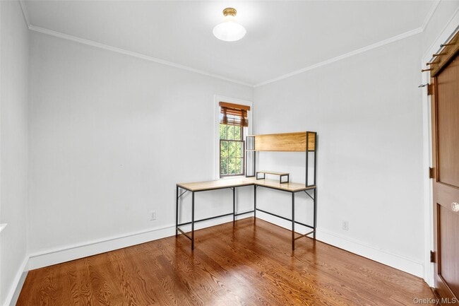 Building Photo - 6 Summit Ave