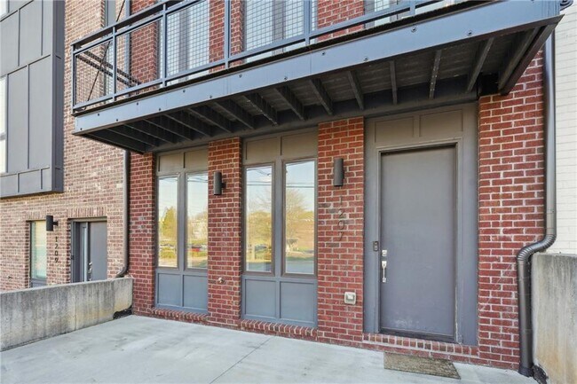Building Photo - 1207 Chelsea Cir NW