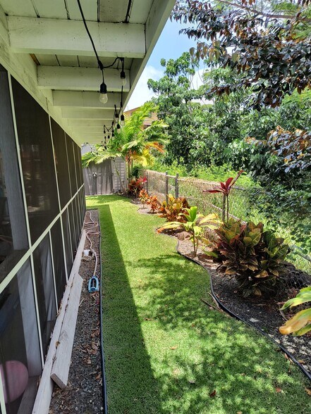 Building Photo - 2277 Aumakua St