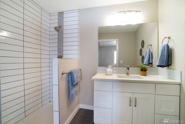 Building Photo - Gorgeous 4 Bedroom, 4 Bath +Bonus Room in Richland Heights