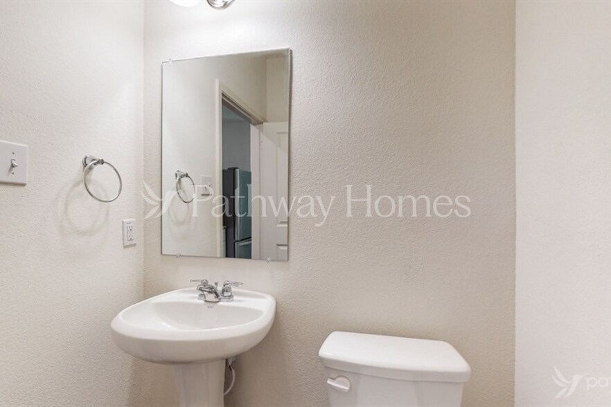 Building Photo - 1428 Ancer Wy