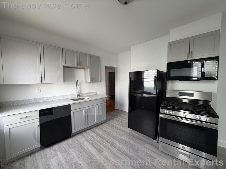 Building Photo - 61 Webster Ave