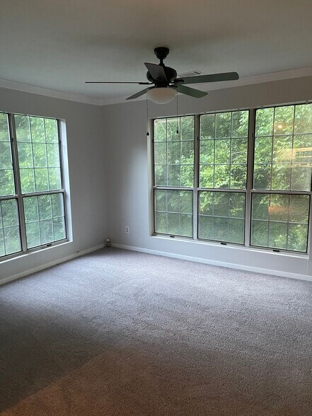 Building Photo - 5526 Mountain Springs Cir