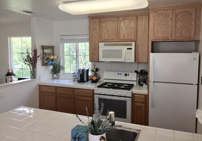 Building Photo - 343 Parnell Ct