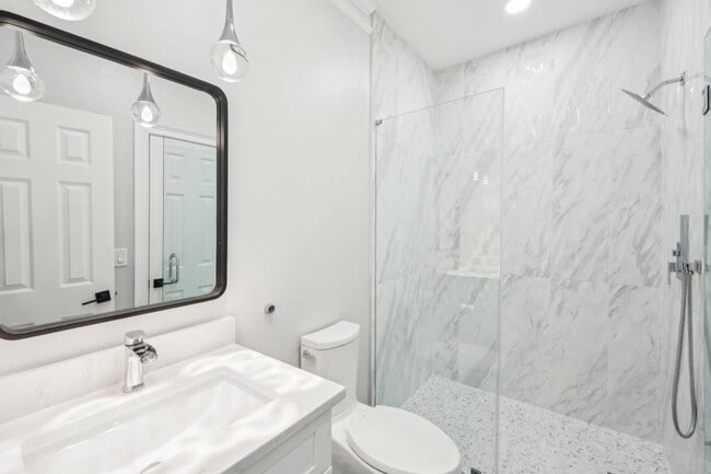 Building Photo - 1600 Spring Arbor Ct