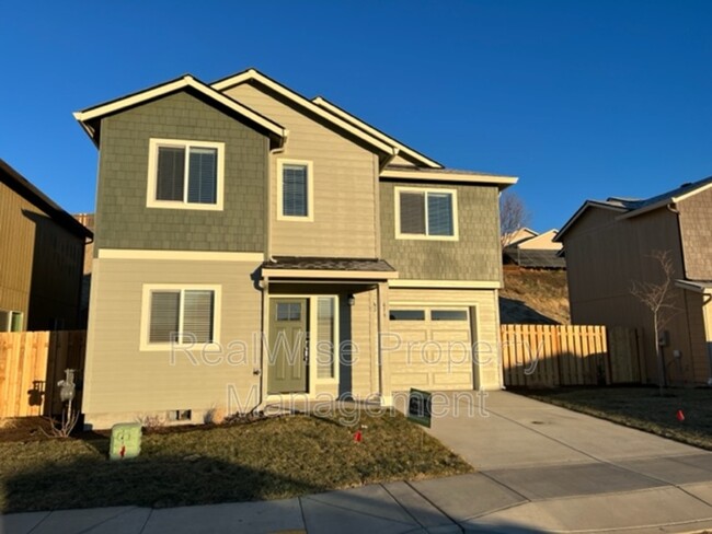 Primary Photo - 675 NE Brookstone Dr