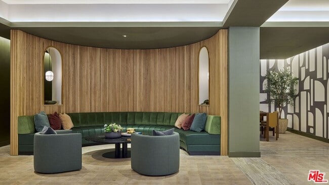 Building Photo - 700 Broadway