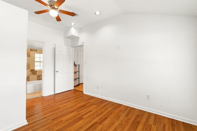 Building Photo - 507 Duncan Ave