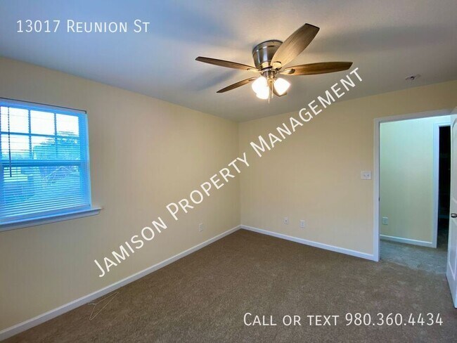 Building Photo - 13017 Reunion St