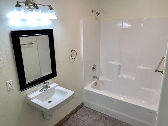 Building Photo - 850 Gibbon St