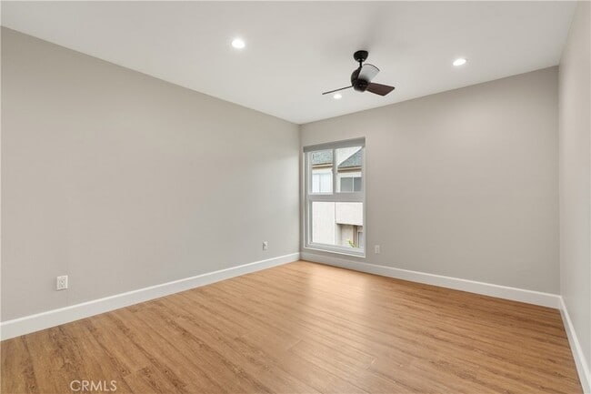 Building Photo - 5339 Coldwater Canyon Ave