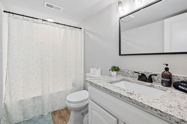 Building Photo - 6 Erith Ln