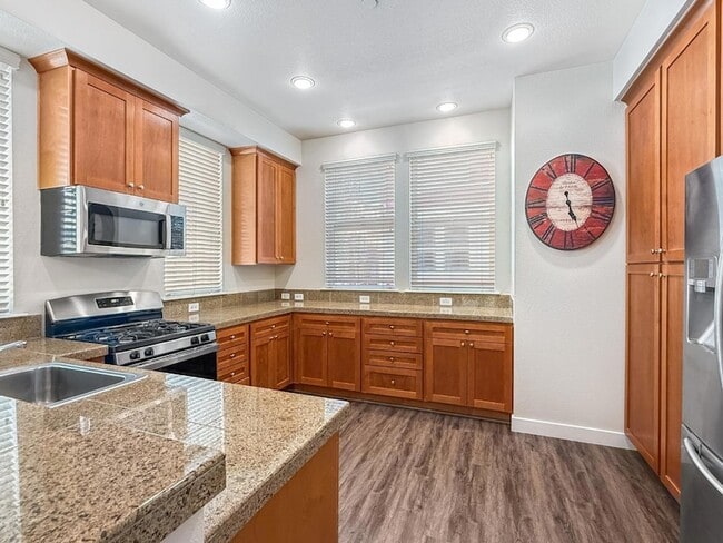 Building Photo - 830 Frederick Commons