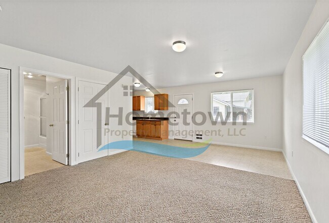 Building Photo - 6498 Tamarack Ln