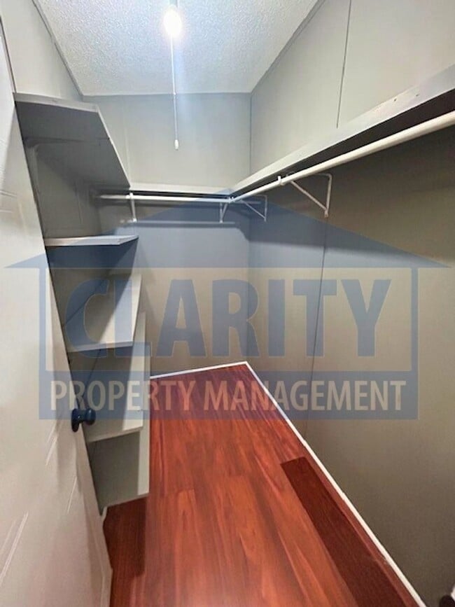 Building Photo - Three bedroom home w/ fenced in yard!