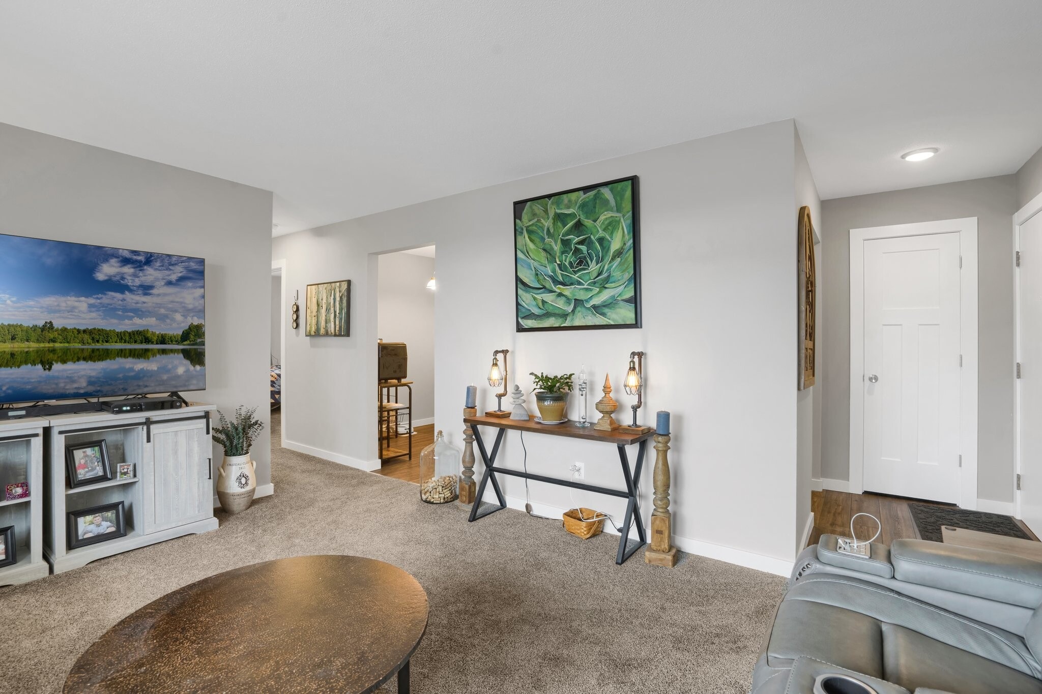 Living Room and Entry - 609 Market St S