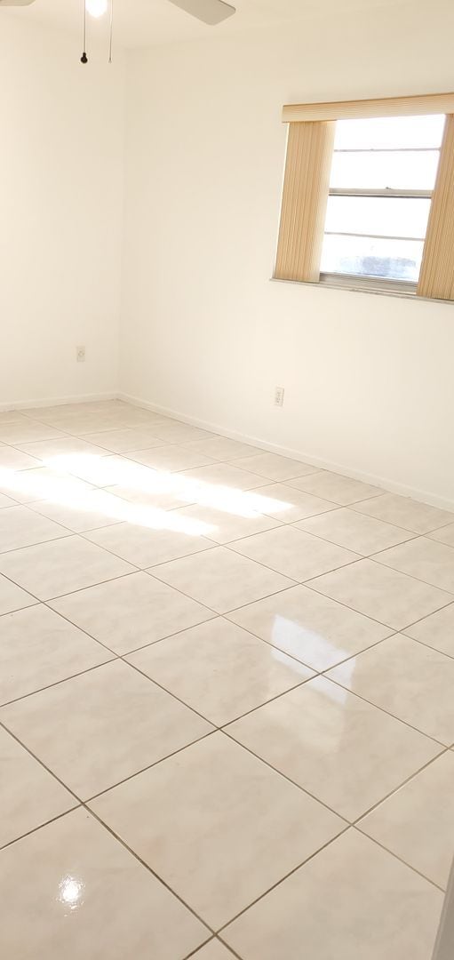 Building Photo - Charming 2 Bedroom Duplex with Tiled Flooring and Patio Space