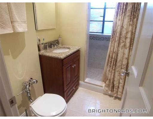 Building Photo - 97 Strathmore Rd