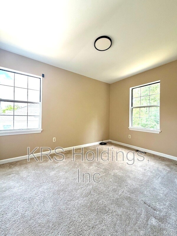 Building Photo - 2316 Finch Ct