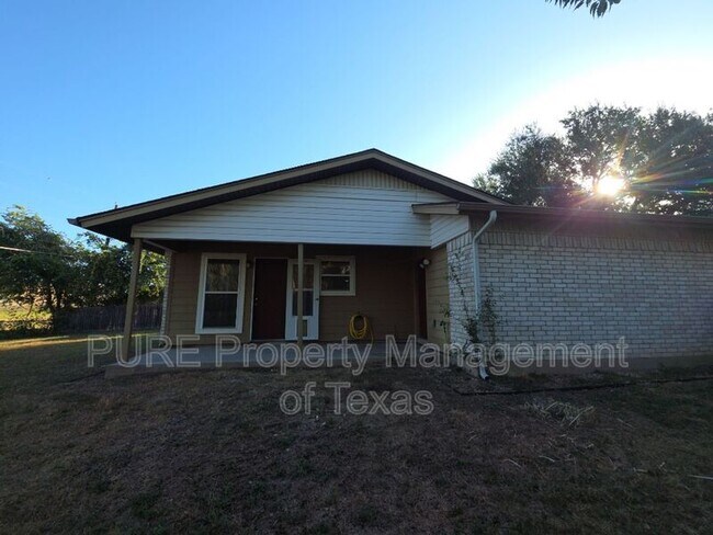 Building Photo - 304 McClendon Dr