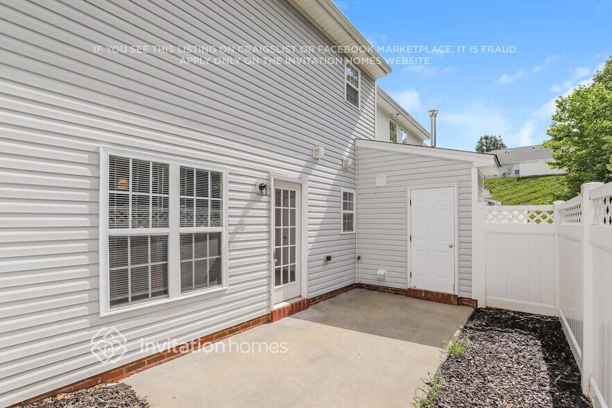 Building Photo - 4360 Reedy Fork Pkwy