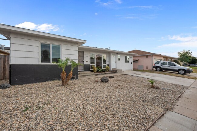 Building Photo - 6233-6235 Dorothy Drive