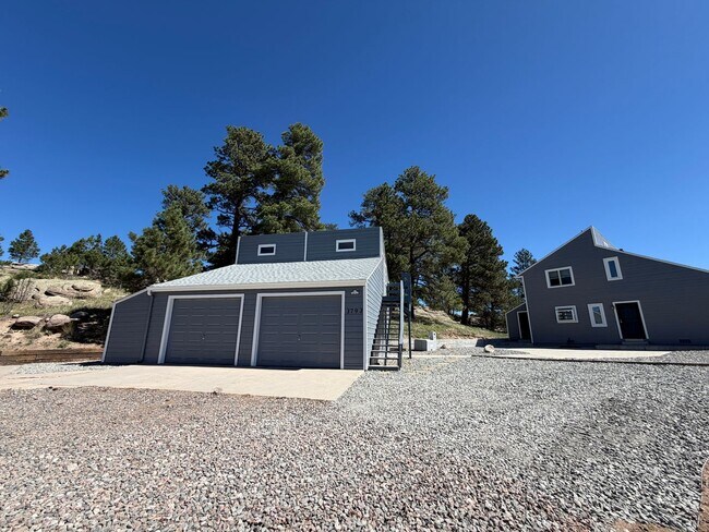 Building Photo - 3793 Badger Ln