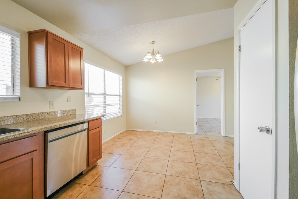 Building Photo - 4774 W Menadota Dr