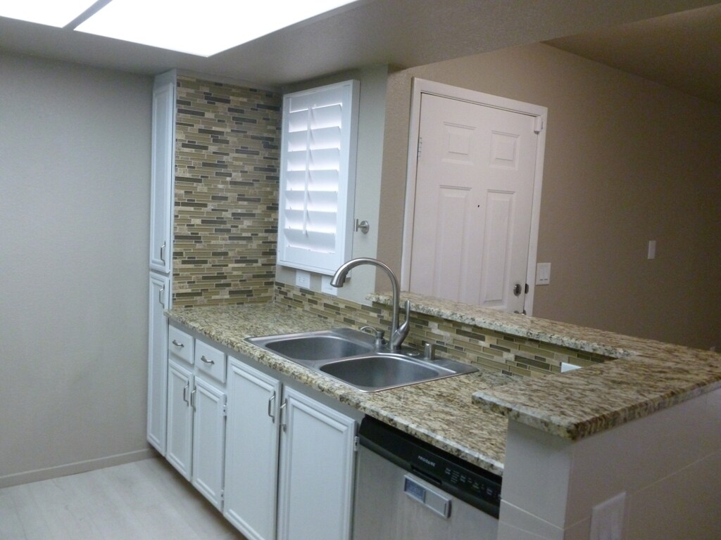 Building Photo - 1908 Tierra Vista Dr