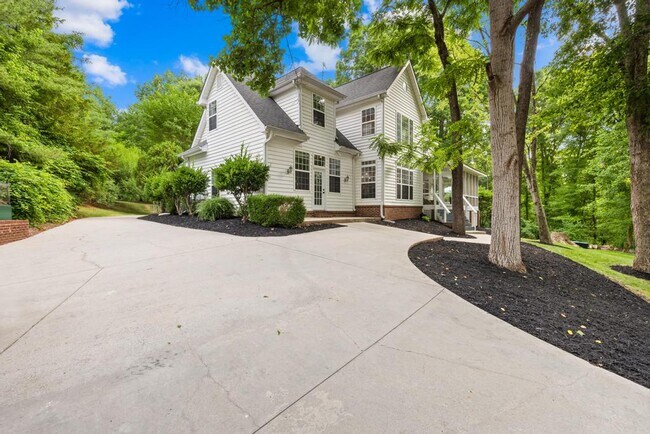 Building Photo - 7914 Gilead Rd