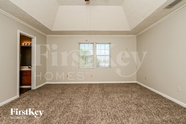 Building Photo - 215 Brooks Dr