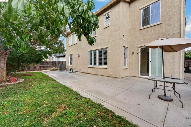 Building Photo - 6708 Sao Tiago Way