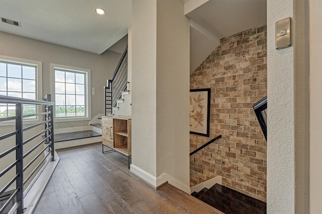 Building Photo - 9627 Towne Lake Pkwy